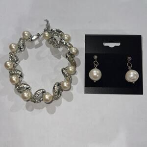Pearl like Bracelet and drop earrings! Gorgeous!
